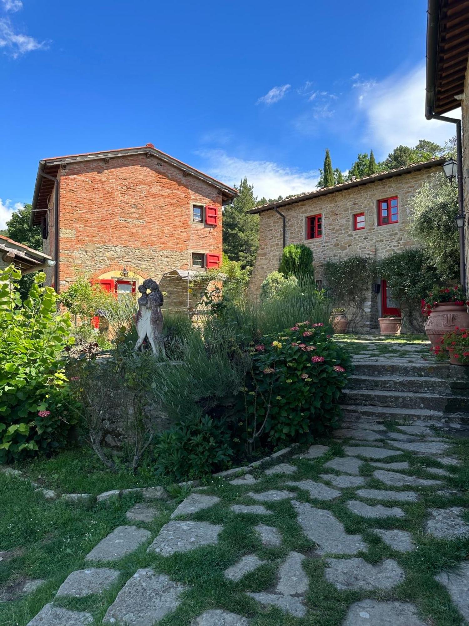 Country house Borgo La Capraia *